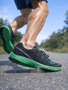 Brooks Green Silence Running Shoes Men’s 9.5 Lightweight Racing Flat Minimalist